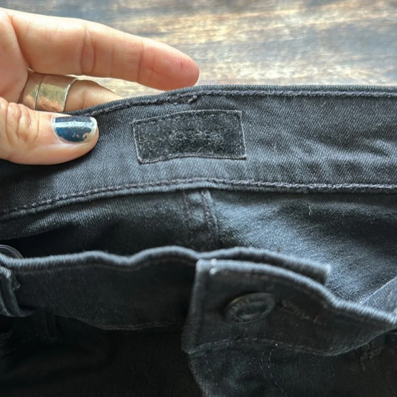 Mother black denim frayed edge shorts cha cha fray in not guilty wash size 27 - Picture 4 of 12